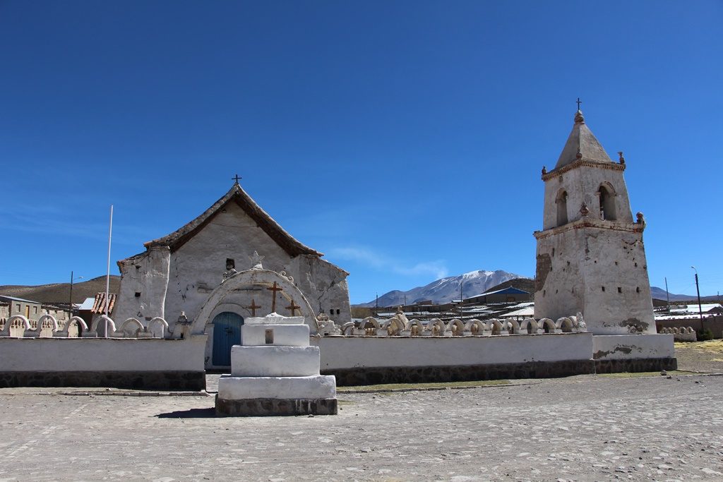 Nationalpark Isluga - Kirche in Isluga